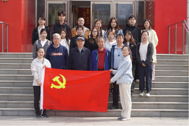 三个党支部活动-所网01.png